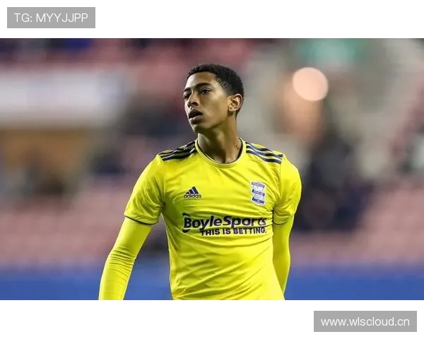 贝林厄姆持球推进与对抗能力解析:中场推进效率评估