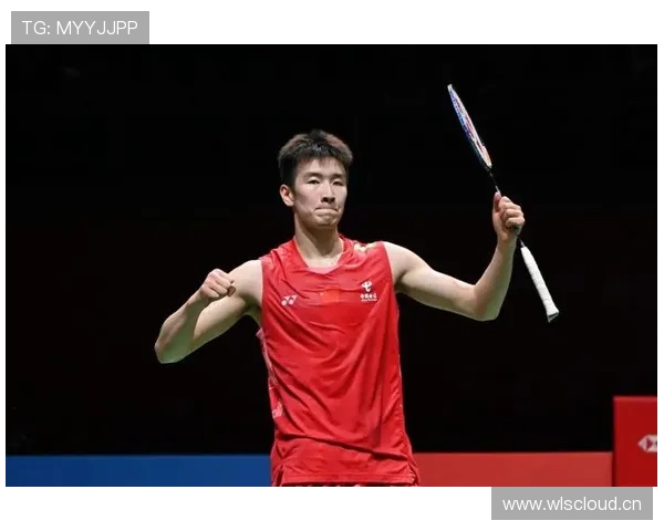 李诗沣手握百万合同回家换拖鞋，谁能想到这氛围差那么多？