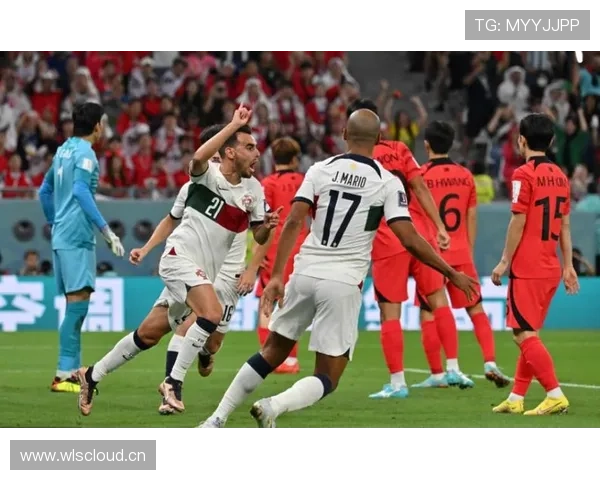 莱奥撕裂防线的速度型边锋打法解析