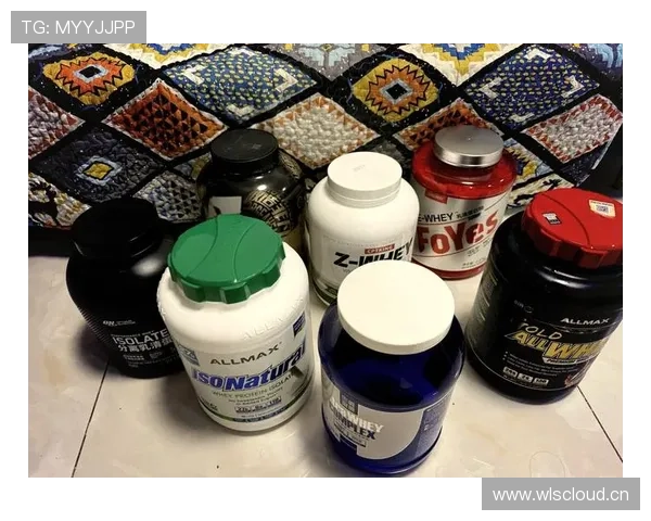 贝林厄姆家冰箱里塞满蛋白粉，连饮料都是按克称的